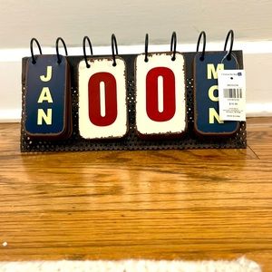 Vintage look desktop calendar new with tag